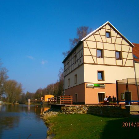 Penzion Cerny Mlyn Sokolov Brezova  Buitenkant foto